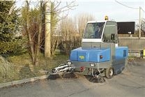 意大利ISAL PB170 D带驾驶室柴油扫地机 柴油扫地车 柴油动力清扫车 柴油动力清扫车